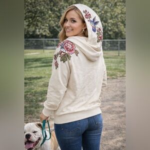 NWT One Hart Floral Embroidered Cream Hoodie size small 🌺🌹🌸 Barbie L BG
